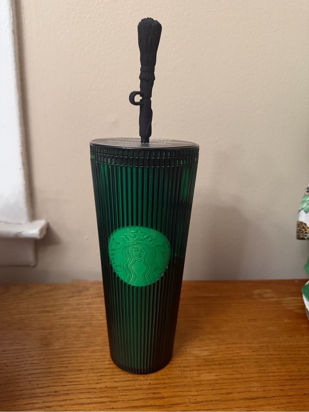 Starbucks / Wicked Green Ribbed Cold Cup with Black Straw